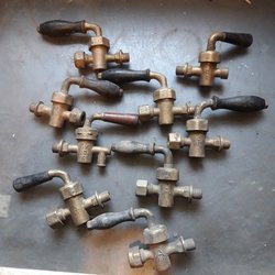 Кран бронзовый к запорному устройству указ.уровня   ф6/10  резьба Тр1/4