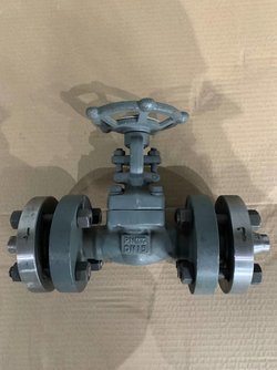 Задвижка стальная клиновая с ручным приводом30с45нж Ду15 